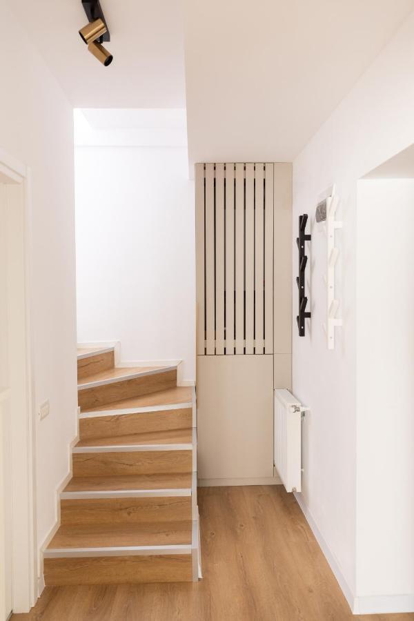 Studio 8 I One Bedroom Apartment I Airport I Therme Otopeni Esterno foto