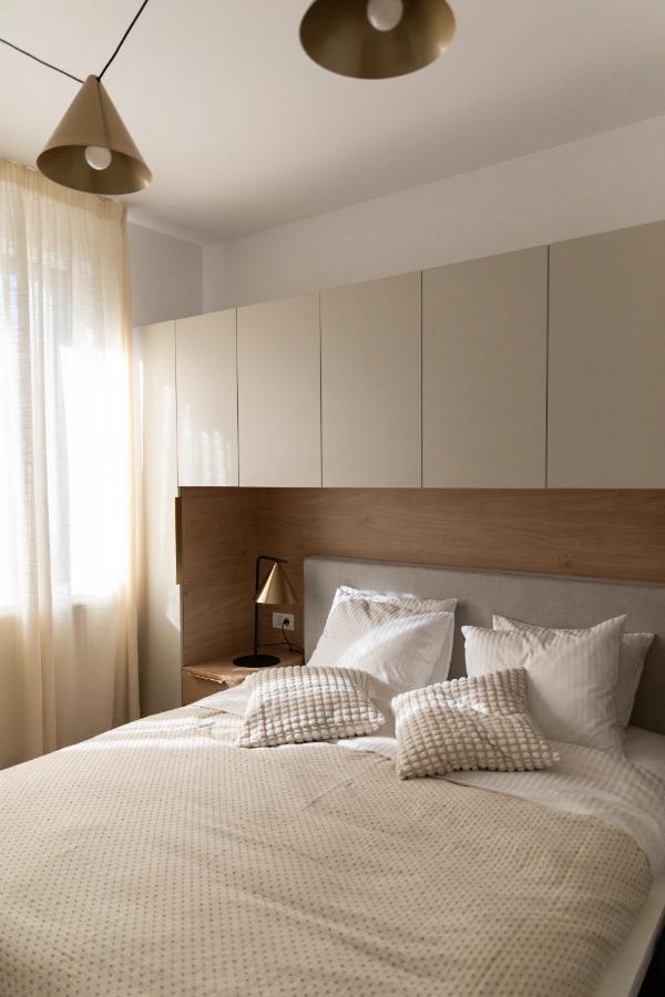 Studio 8 I One Bedroom Apartment I Airport I Therme Otopeni Esterno foto