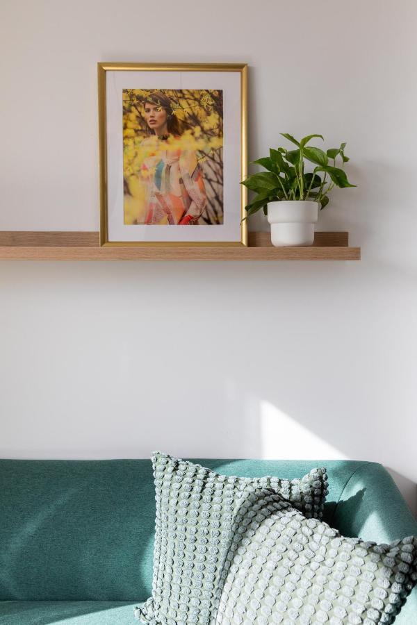 Studio 8 I One Bedroom Apartment I Airport I Therme Otopeni Esterno foto