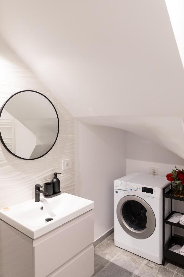 Studio 8 I One Bedroom Apartment I Airport I Therme Otopeni Esterno foto