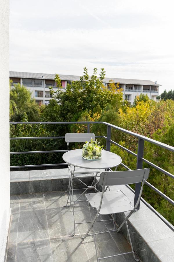 Studio 8 I One Bedroom Apartment I Airport I Therme Otopeni Esterno foto