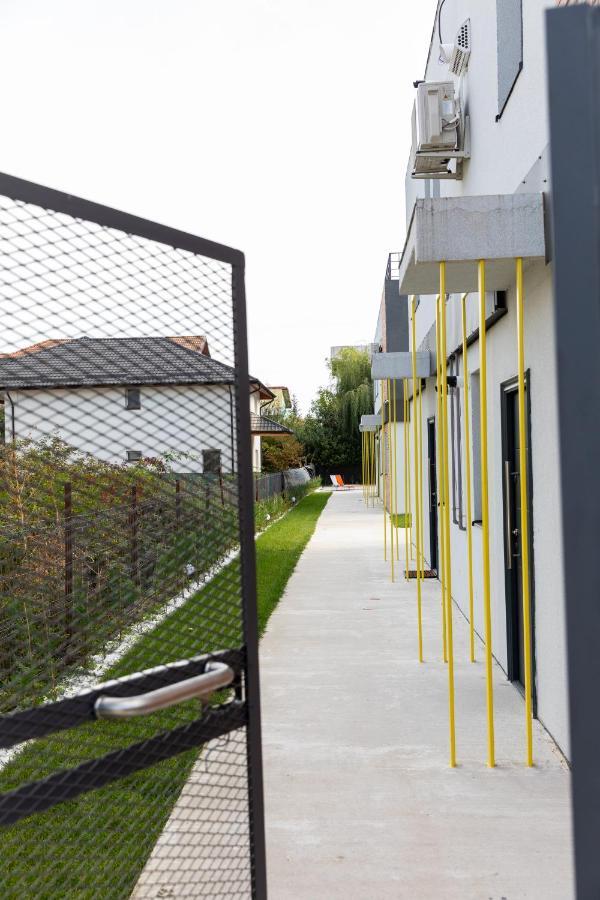 Studio 8 I One Bedroom Apartment I Airport I Therme Otopeni Esterno foto